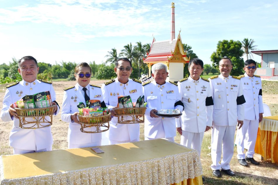 ร่วมพิธีฉลองพระชนมายุ 99 พรรษา สมเด็จพระอริยวงศาคตญาณ สมเด็จพระสังฆราช สกลมหาสังฆปริณายก และทำบุญตักบาตรถวายพระกุศล